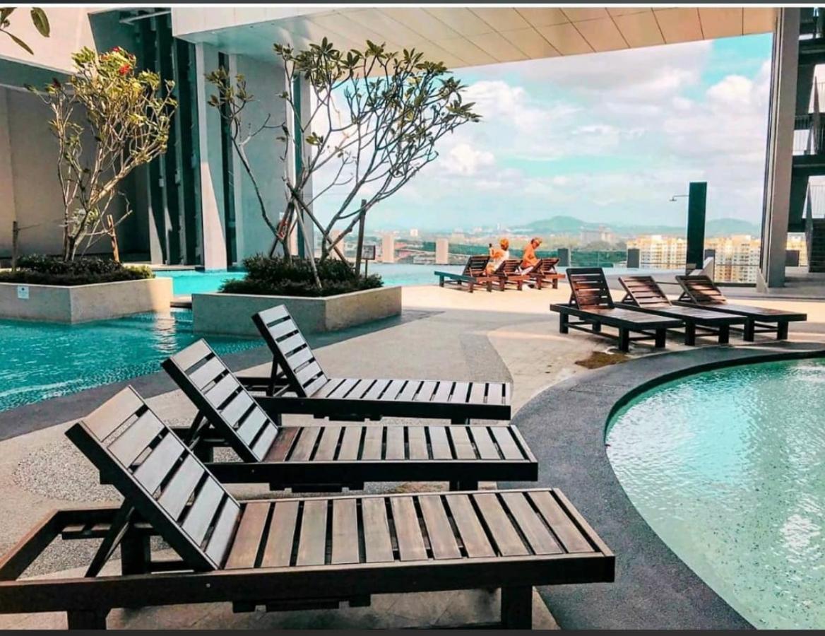 Homestay Shah Rizki At Imperio With Swimming Pool Muslim Friendly Malacca Exterior foto